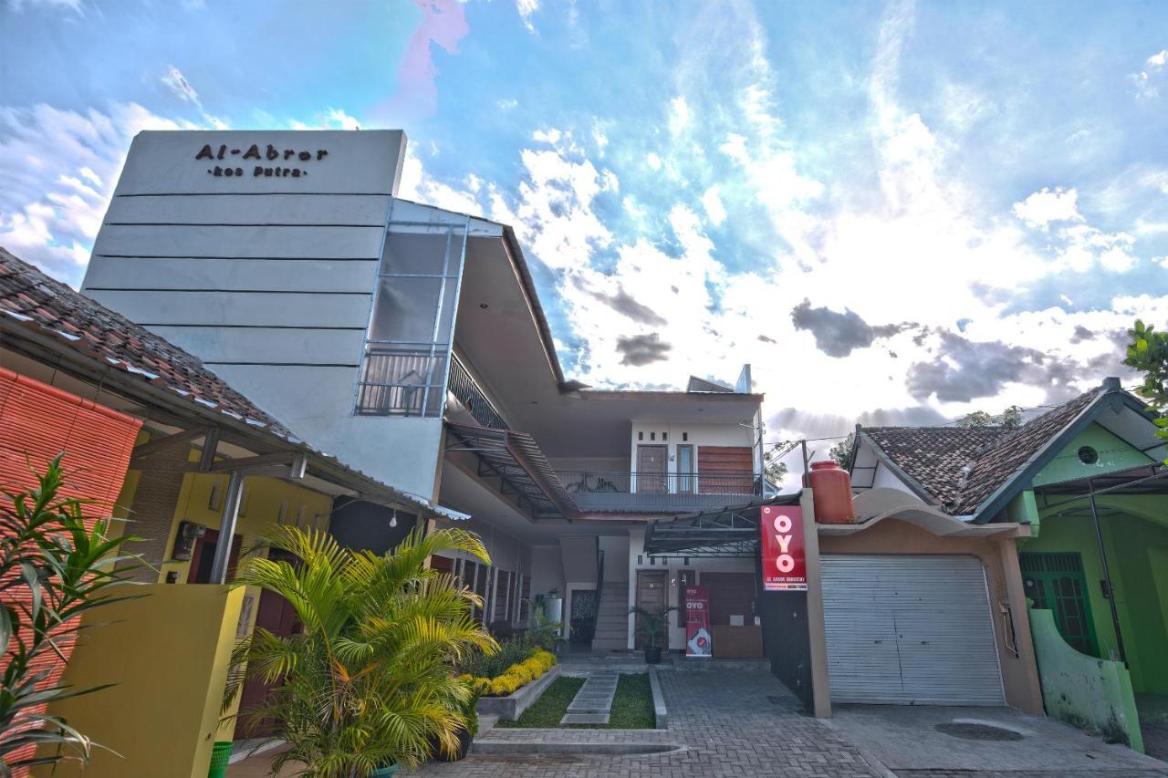 Al Abror Homestay Mandala Krida Mitra Reddoorz Джокьякарта Экстерьер фото