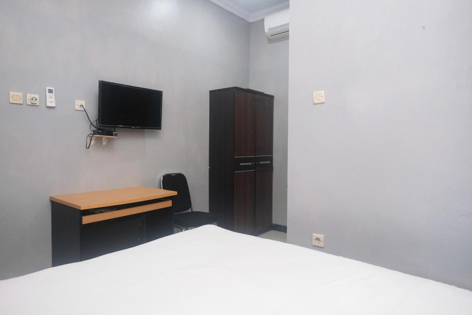 Al Abror Homestay Mandala Krida Mitra Reddoorz Джокьякарта Экстерьер фото