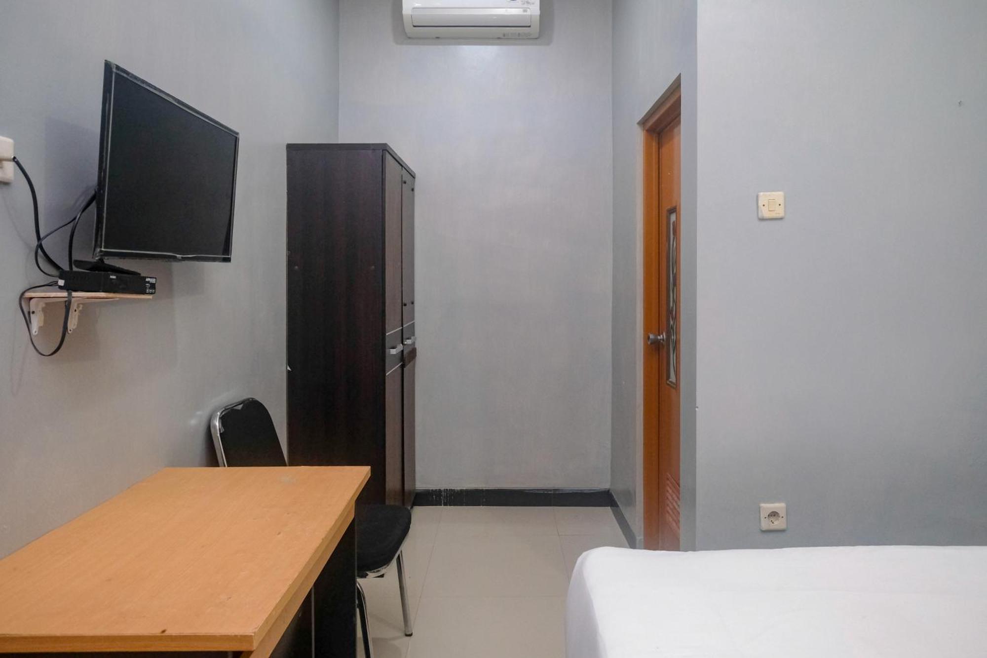 Al Abror Homestay Mandala Krida Mitra Reddoorz Джокьякарта Экстерьер фото